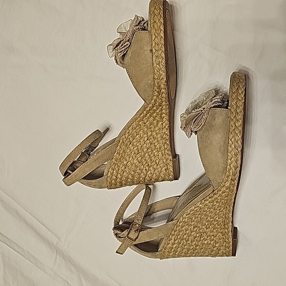 ⬇️Bundle  of 2 for 15$🍁Ellen Tracy Sandals Canvas Wedges Size 7M - Picture 2 of 9